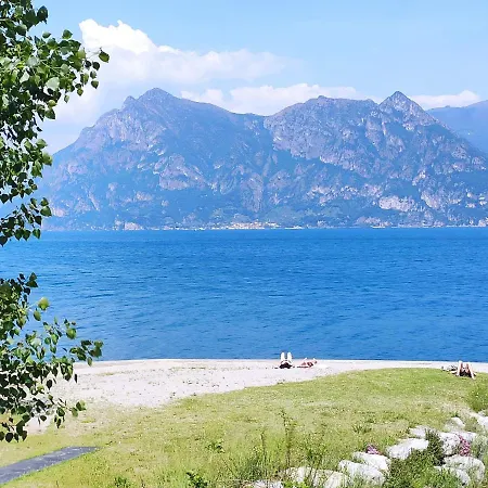 Riva - With Garden And Parking * Tavernola Bergamasca