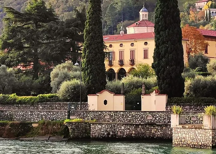 Riva - With Parking Apartment Tavernola Bergamasca